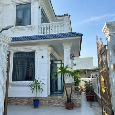 Bán biệt thự 1 trệt 1 lầu, góc 3 mặt tiền, tại KP7, P. Tân Phong. ngang đất rộng 13m