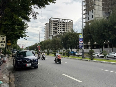 + Toà căn hộ 6 tầng, Nguyễn Cơ Thạch, Ngũ Hành Sơn, gần bãi tắm Sơn Thuỷ, thu nhập gần 80 triệu/tháng.