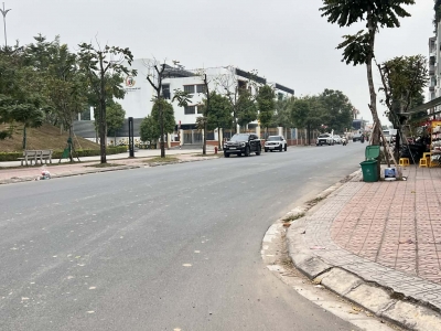 Liền kề Ngọc Thuỵ view vườn hoa, 140m x 7 tầng, MT 8m, vỉa hè rộng, đường trước nhà 10m