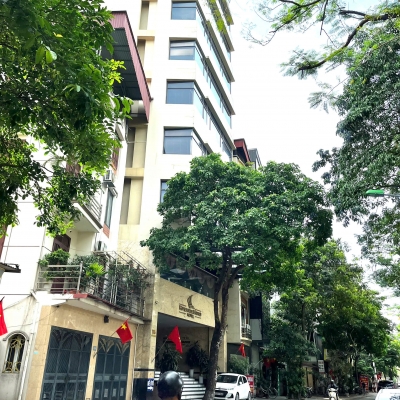 Bán nhà mặt phố Q Cầu Giấy, vị trí đẹp, ô tô 2 chiều, vỉa hè rộng, MT5m nhỉnh 29 tỷ