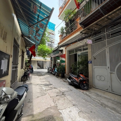 Bán nhà ngõ 299 đường hoàng mai ô tô tránh vào nhà kinh doanh