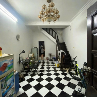Cho thuê căn hộ tập thể phố Minh Khai,  90m2, 3 ngủ, 7.5 Triệu cho ở sinh viên, gđ