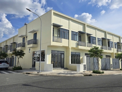 Nhà phố KCN Phước Đông, giá chỉ từ 1,8 tỷ