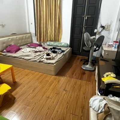 Cho thuê nhà 99 Định Công Hạ,50 m², 4 tầng, gồm 4 phòng ngủ và 3 nhà vệ sinh.8 triệu