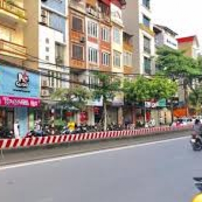 Chính Chủ Cần Bán Gấp nhà mặt ngõ Lạc Long Quân Tây Hồ 40m2 giá 12,3 tỷ .