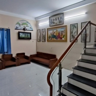 # Nhà Kiệt Hoàng Thúc Trâm, gần Ô tô đậu, 77m2, 2 tầng đúc, 3..x tỷ
