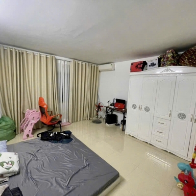 Bán nhà vị trí đẹp đường Thach Bàn - Long Biên - HN.