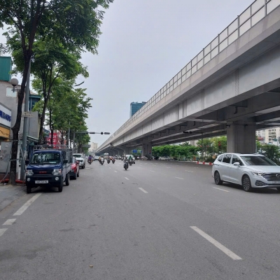 BÁN NHÀ PHẠM VĂN ĐỒNG – LÔ GÓC, NGÕ THÔNG GẦN PHỐ, FULL NỘI THẤT – 5 TẦNG, 6.5 TỶ