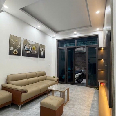 Bán nhà 4 tầng long lanh ngõ 243 tam trinh hoàng mai