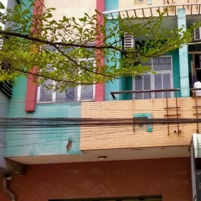 Cho thuê nhà 3 tầng làm văn phòng cty, mặt tiền đường Nguyễn Ai Quốc, đối diện cty Pouchen