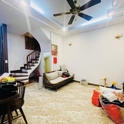VỊ TRÍ CỰC ĐẸP- TRUNG TÂM CẦU GIẤY - NGÕ THÔNG SANG TRUNG KÍNH - TRƯỚC NHÀ RỘNG THOÁNG SÁNG-GIAO THÔNG THUẬN TIỆN-DÂN TỰ XÂY.