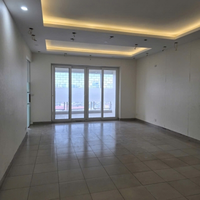 Cho thuê căn hộ dt 144m2 rộng thênh thang có thể làm văn phòng hoặc để ở lâu dài giá cực rẻ