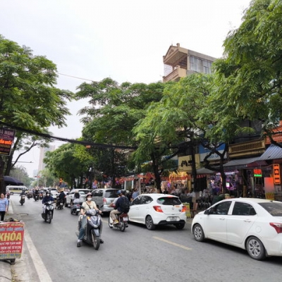 NHÀ MẶT PHỐ TRẦN CUNG - KINH DOANH SIÊU ĐỈNH - ĐƯỜNG THÔNG HÈ THOÁNG - SỔ ĐỎ  CẦM TAY - TIỀM NĂNG SINH LỜI CAO - LH : MR HOÀNG PHÚ - PHONE : 0385683333