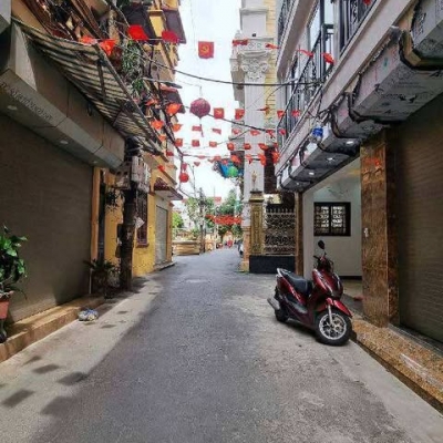 VIP Hoàng Quốc Việt: Lô góc, ô tô tránh, thang máy, kinh doanh siêu đỉnh - 55m², 6 tầng - Cơ hội đầu tư!