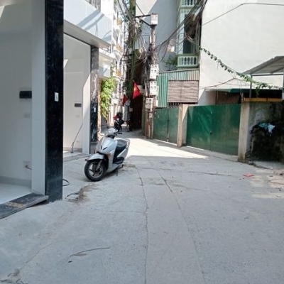 Bán Nhà Cầu Bươu - Thanh Trì, DT 42m2, 5tầng, Lô Góc, Ôtô Vào Nhà, Giá 7.5tỷ