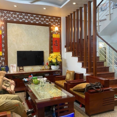 NHÀ VÕ CHÍ CÔNG – GẦN HỒ TÂY, XUÂN LA – 33/40m2 x 5 Tầng - GIÁ 6,7 TỶ