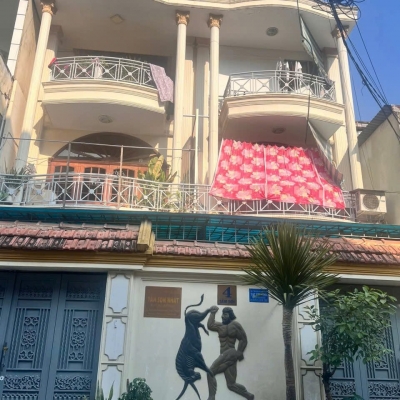 Nhà MT Số 4 Sầm Sơn, Phường 4, Tân Bình, 10x22,8m, Cn 218,2 m2, trệt 2 lầu, 10PN, 60 tỷ TL