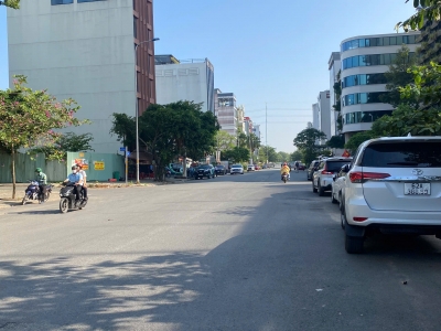 Nền biệt thự Huy Hoàng, Q2, diện tích 15x20, đối diện công viên, giá 220tr