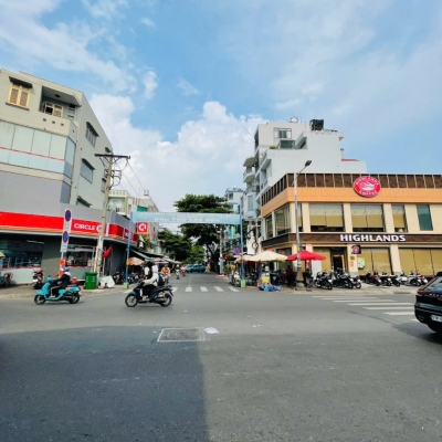 NHÀ LÔ GÓC SIÊU ĐẸP DƯƠNG BÁ TRẠC – KHÔNG QUY HOẠCH – XE HƠI TỚI CỬA – CHỈ HƠN 6 TỶ