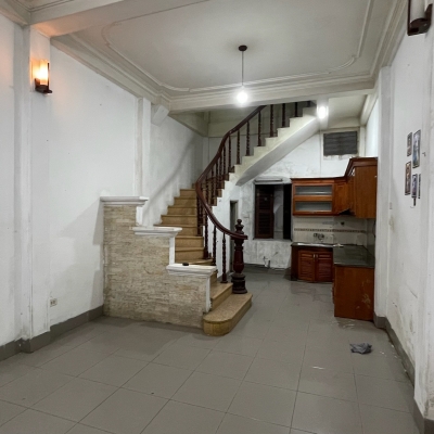 Bán Nhà  Mạc Thị Bưởi 31/37m2. 4 tầng. mặt tiền 3.8m. giá 9.8 Tỷ Hai Bà Trưng Hà Nội