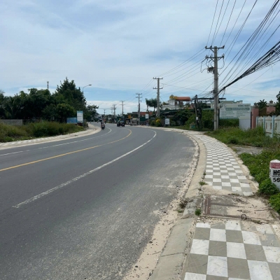 Đất ngộp! 10m x 44m đất thổ cư Đường Nguyễn Chí Thanh, LaGi 340tr/m ngang