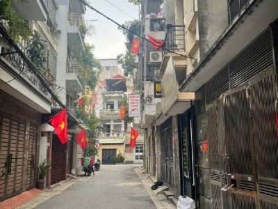 Bán nhà phân lô yên lạc 4 tầng ô tô tránh dừng đỗ hai bà trưng