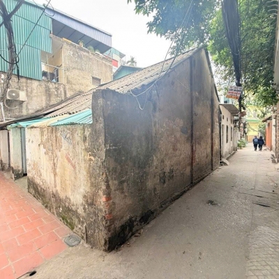 Gốc đề bán 95M tặng nhà lô góc ô tô cách 50M hoàng mai