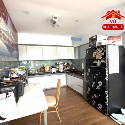 Bán Nhà Đẹp Mặt Tiền Quận 4, gần Vĩnh Khánh, 2 xe hơi tránh, 4 tầng, 5,3 x 9,5m , Nhỉnh 8 Đồng