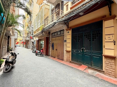 PHÂN LÔ HOÀNG QUỐC VIỆT- CẦU GIẤY - 50Mx 4T - TRƯỚC NHÀ OTO TRÁNH - KHU DÂN TRÍ CAO - TẦM TIỀN HIẾM