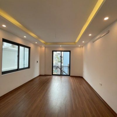 Bán nhà mới Việt Hưng vài bước ra ô tô tránh - 5 tầng DT 50m2 gần BigC, cầu Trần Hưng Đạo 5.8 tỷ