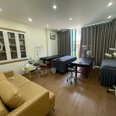 Nhà mới bán! Bán nhà Lê Văn Hưu, 85m2, 4 tầng, mặt tiền 4m, 46.5 tỷ, ô tô, dòng tiền 40 tr/ tháng