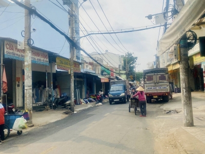 Bán nhà mặt tiền Chợ Vải Phú Thọ Hoà  Đường 16m có lề  Dòng tiền 360tr 99m ngang 4.5  Chỉ 18.x