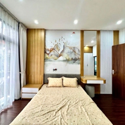 võ chí công DT 25m giá 7,9 tỷ nhà mới full nội thất,ngõ thông,30m ra phố