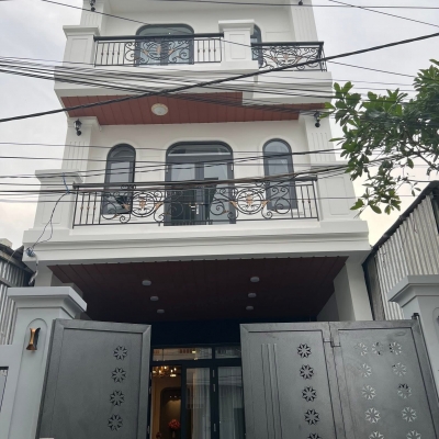 BÁN NHÀ 03 TẦNG, MÊ ĐÚC MỚI VĨNH NGỌC,HẺM Ô TÔ LƯƠNG ĐÌNH CỦA NGAY UBND XÃ VĨNH NGỌC, GẦN CHỢ