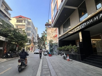 Vị trí vàng, bán nhà mặt phố Kim Mã Thượng 7 tầng thang máy, 80m, giá 34 tỷ