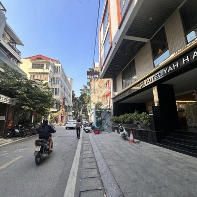 Vị trí vàng, bán nhà mặt phố Kim Mã Thượng 7 tầng thang máy, 80m, giá 34 tỷ