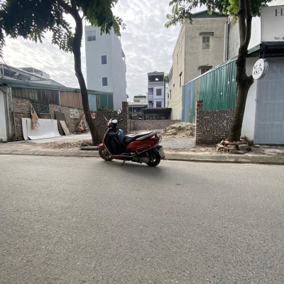 Bán đất Thượng Thanh cạnh Him Lam. 54m x 5m vuông đẹp oto tránh thông. LH 0936123469