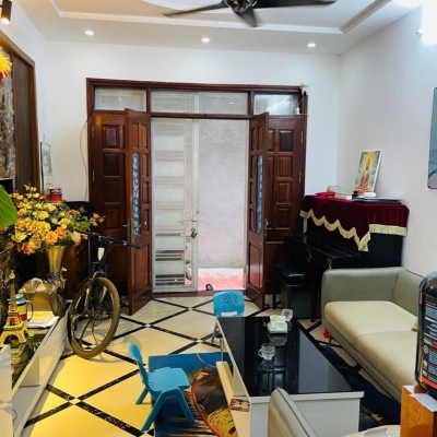 Siêu hiếm! Bán nhà Nguyễn Xiển 4 tầng gần ô tô, chỉ 5,5 tỷ.