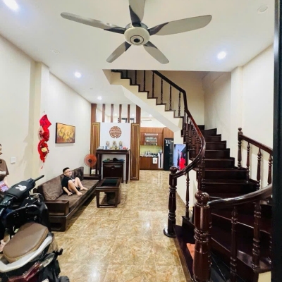 Bán nhà Hào Nam dân xây 48m 5 tầng, 7 phòng ngủ - Gần phố sổ đỏ vuông đẹp 12,8 tỷ