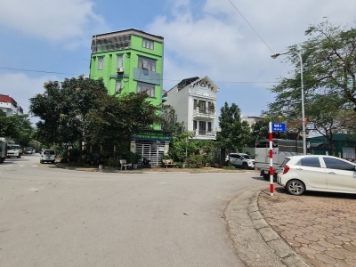 80m2 đất Đông Dư, đường rộng có vỉa vè chỉ 7 tỷ x. Lh 0989894845