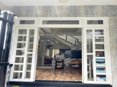 Bán Nhà Lã Xuân Oai, 56m2 x 2 Tầng 3 PN, HXH, Chỉ 4 tỷ 5