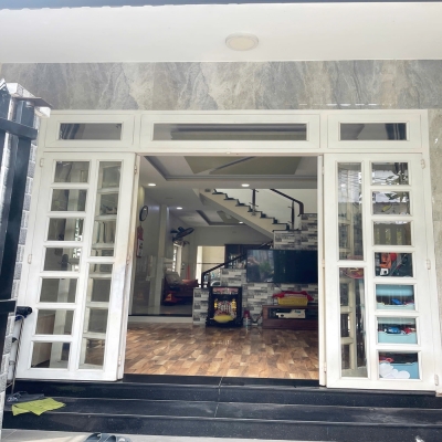 Bán Nhà Lã Xuân Oai, 56m2 x 2 Tầng 3 PN, HXH, Chỉ 4 tỷ 5