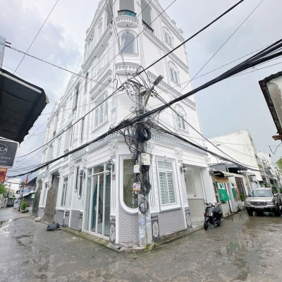 54. NHÀ 1 TRỆT 3 LẦU, SÂN THƯỢNG, GÓC 2 MẶT TIỀN, CÓ CHỖ ĐẬU ÔTÔ TRONG NHÀ