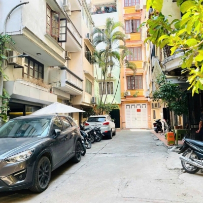 VIP, Bán nhà Liễu Giai, ô tô vào nhà, 80m, ở sướng, chỉ 27 tỷ