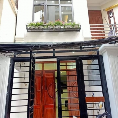 Bán nhà gần hồ Tây, ô tô, gần phố, chỉ 18 tỷ