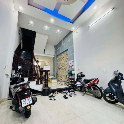 Nhà 4 tầng cạnh tuyến Metro Thủ Đức - Phước Long B - chỉ 7 tỷ hơn tí