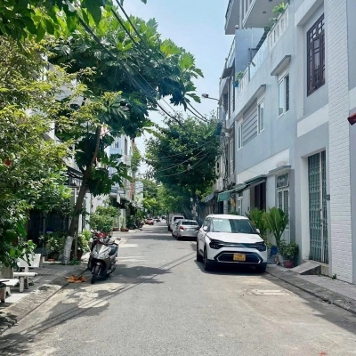 Bán nhà Hoàng Quốc Việt, lô góc 3 mặt thoáng, ô tô vòng quanh, 80m chỉ 23 tỷ