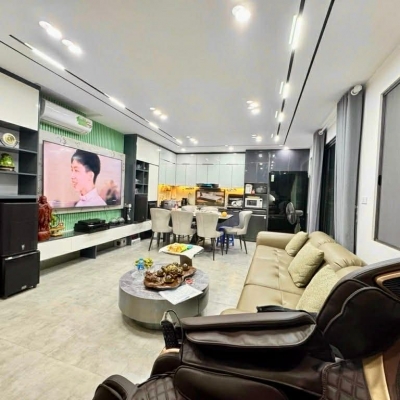 nhà đẹp Ngọc Lâm, gara, 7 tầng thang máy, mặt tiền 9m, ngõ nông, gần ôtô tránh