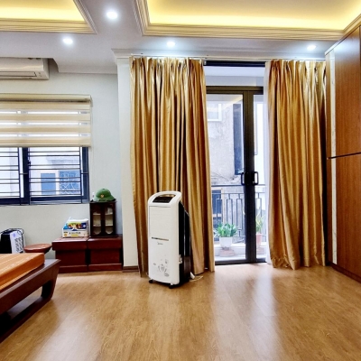 Bán nhà trương định 5 tầng long lanh dân xây ở ngay cách 1 nhà ra phố hoàng mai