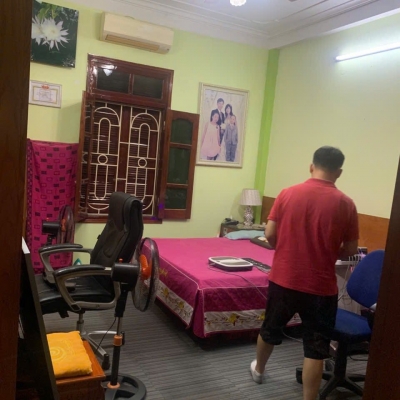 Cho thuê nhà ngõ ô tô Nguyễn Hoàng Tôn, 5 tầng x 100m2, 4 ngủ, 3 vệ sinh, 15 Triệu